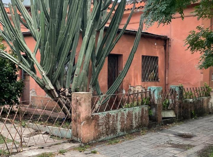 Casa · 80m² · 3 Ambientes · 4 Cocheras