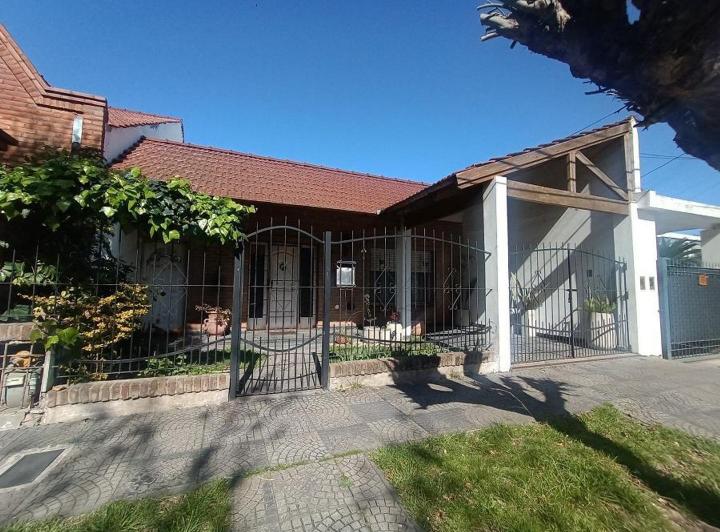 Casa · 100m² · 3 Ambientes · 1 Cochera