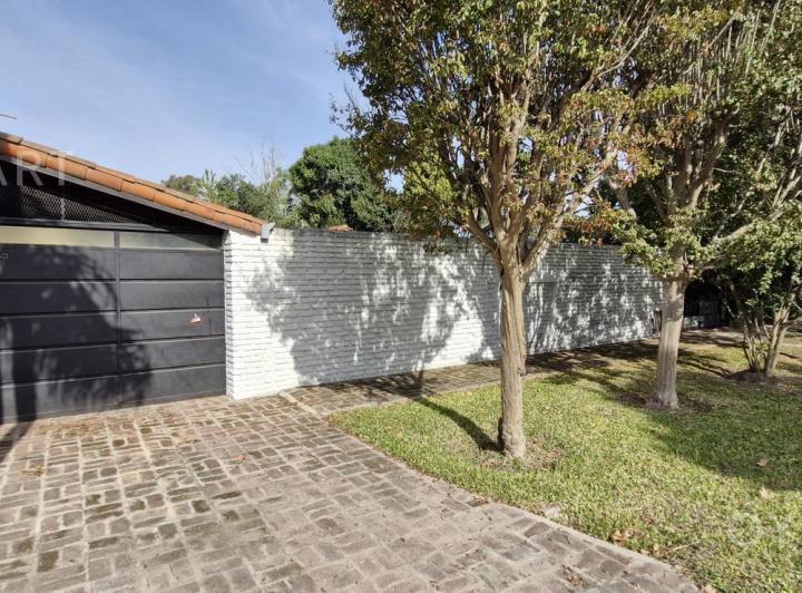 Casa · 94m² · 4 Ambientes · 3 Cocheras