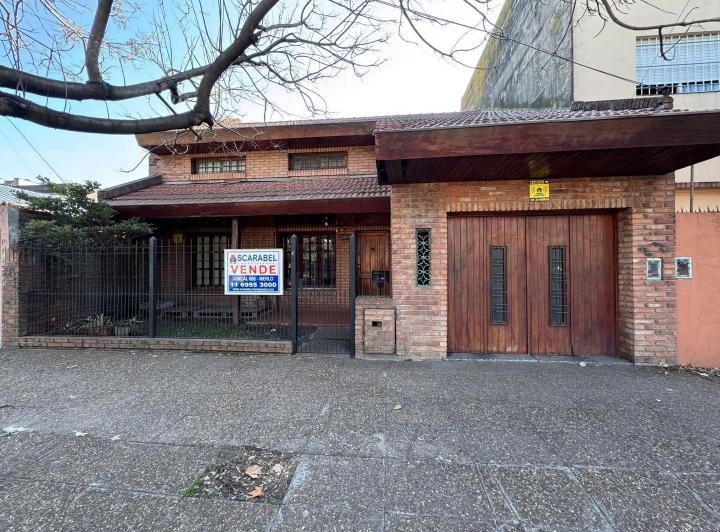 Casa · 200m² · 4 Ambientes · 1 Cochera