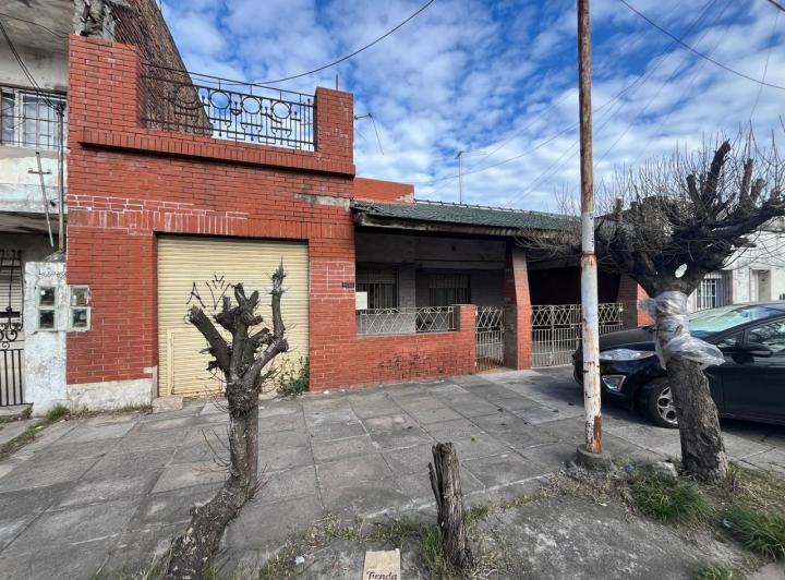 Casa · 160m² · 4 Ambientes · 1 Cochera