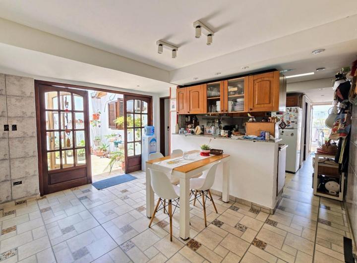 Casa · 191m² · 6 Ambientes · 1 Cochera