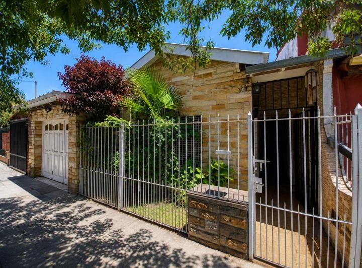 Casa · 130m² · 4 Ambientes · 1 Cochera