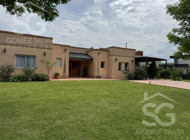 Casa · 186m² · 4 Ambientes · 5 Cocheras