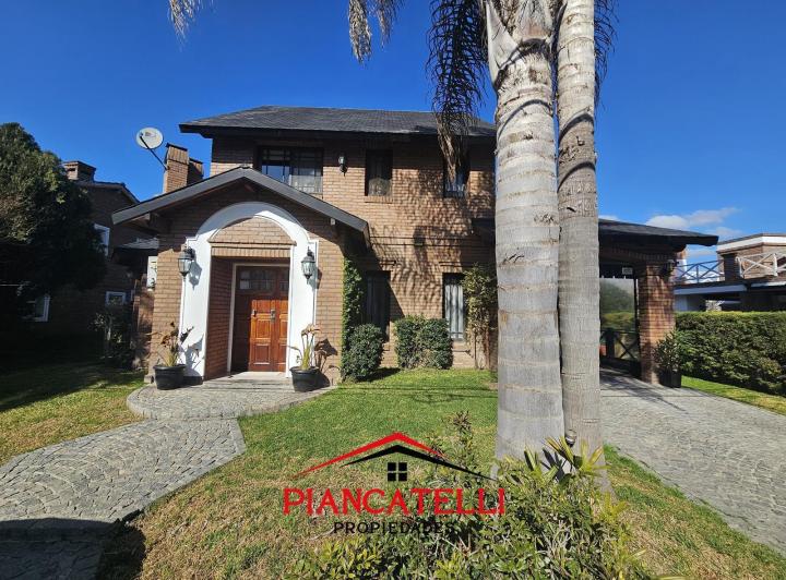 Casa · 170m² · 5 Ambientes · 1 Cochera