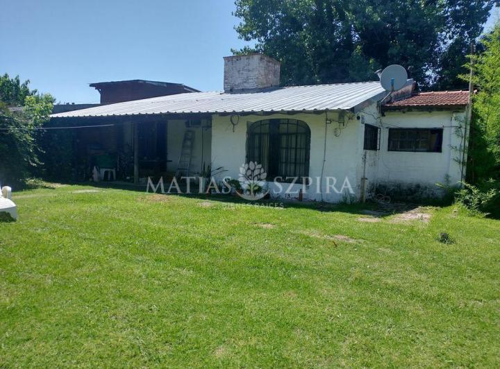Casa · 75m² · 3 Ambientes · 6 Cocheras