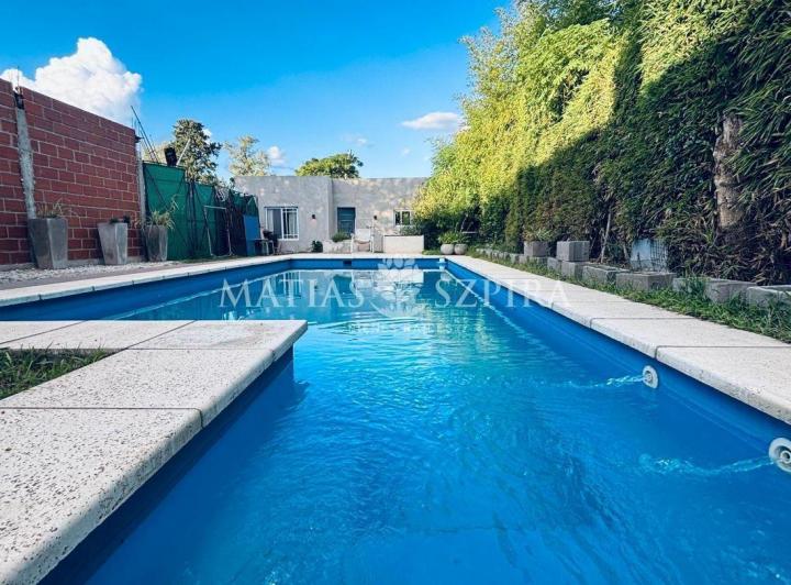 Casa · 160m² · 4 Ambientes · 2 Cocheras
