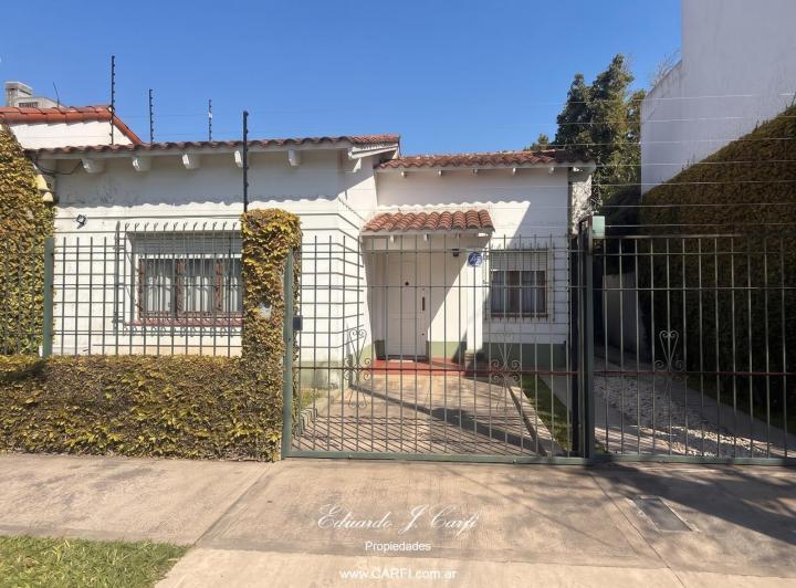Casa · 200m² · 4 Ambientes · 2 Cocheras