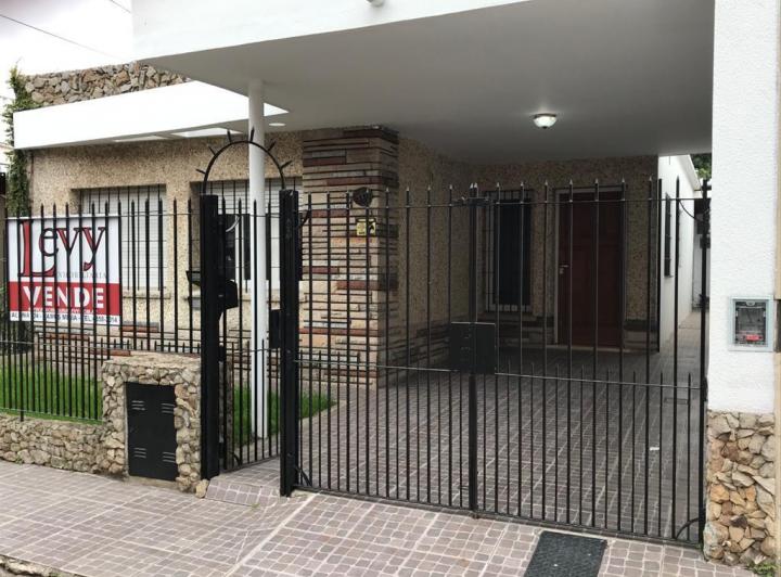 Casa · 100m² · 3 Ambientes · 1 Cochera