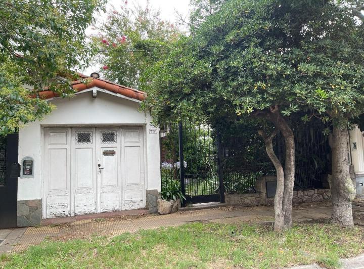 Casa · 240m² · 3 Ambientes · 1 Cochera