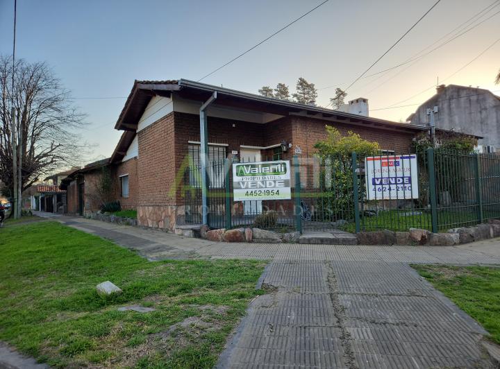 Casa · 190m² · 4 Ambientes · 1 Cochera