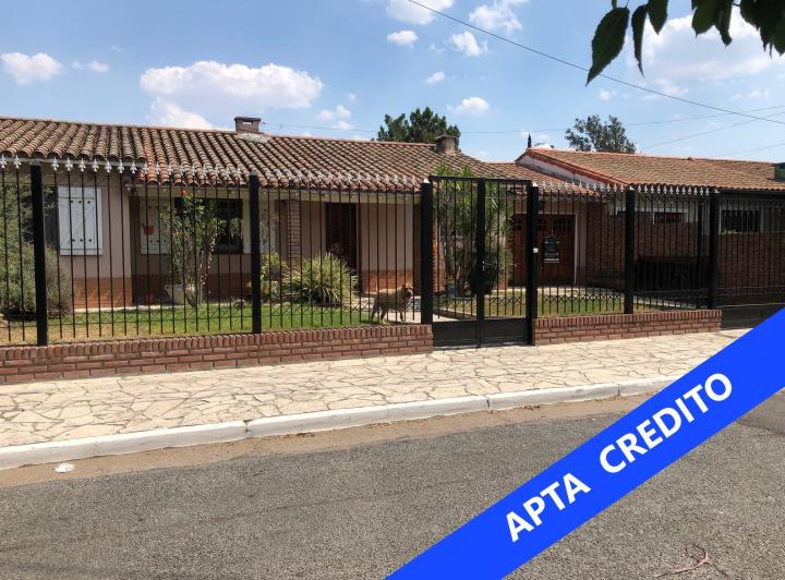 Casa · 206m² · 4 Ambientes · 2 Cocheras