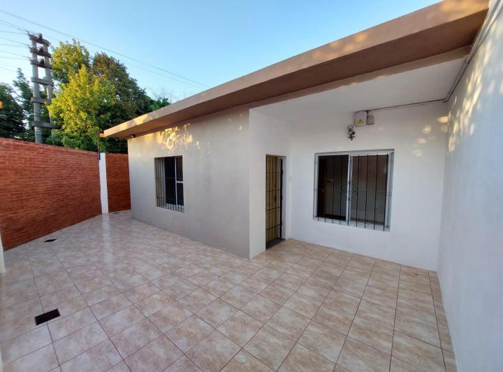 Casa · 71m² · 4 Ambientes · 2 Cocheras