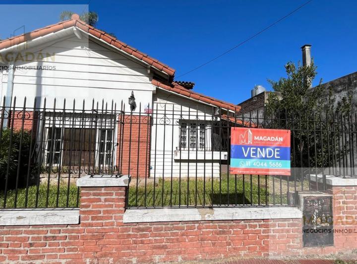 Casa · 200m² · 4 Ambientes · 1 Cochera