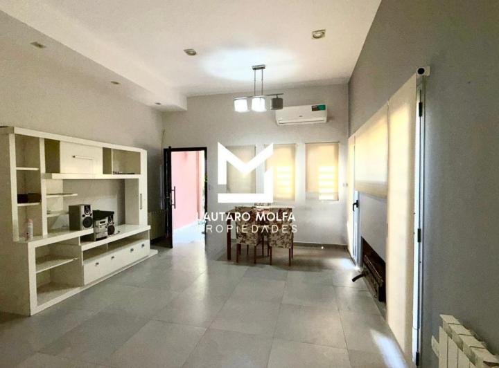 Casa · 200m² · 4 Ambientes · 2 Cocheras