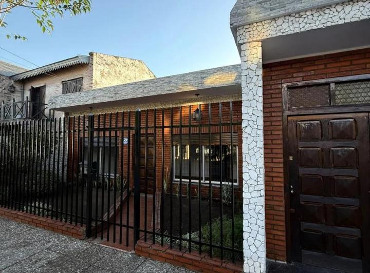 Casa · 150m² · 3 Ambientes · 3 Cocheras