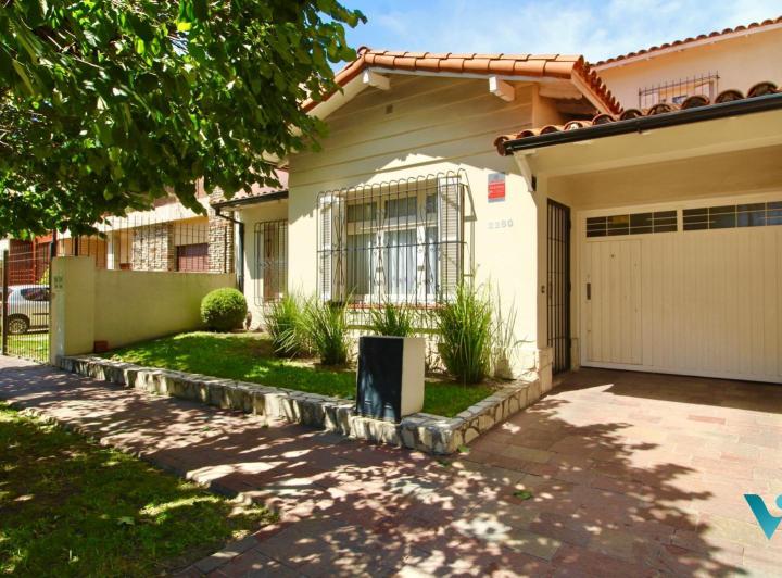 Casa · 180m² · 6 Ambientes · 1 Cochera