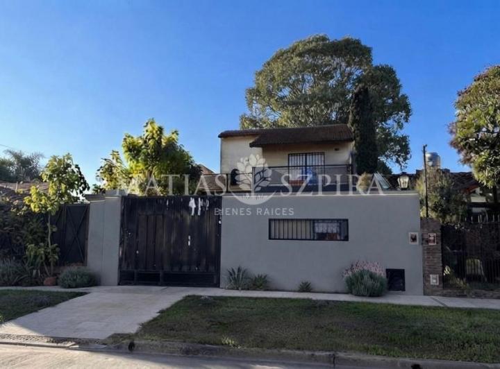 Casa · 107m² · 4 Ambientes · 1 Cochera