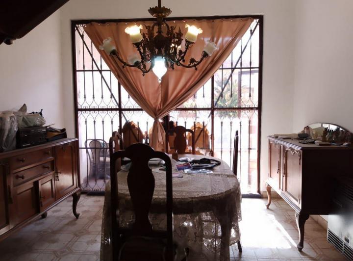 Casa · 260m² · 4 Ambientes · 1 Cochera