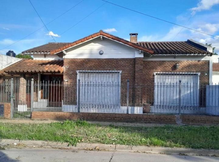Casa · 150m² · 4 Ambientes · 2 Cocheras