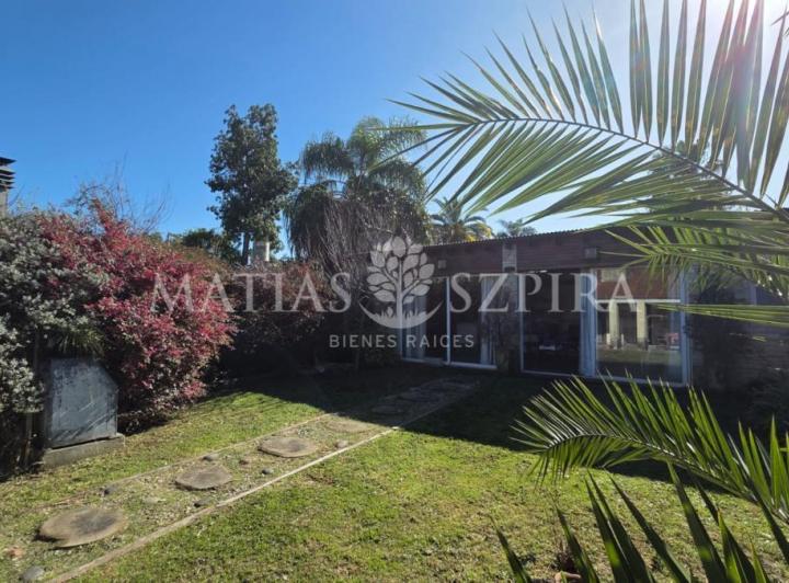 Casa · 110m² · 3 Ambientes · 2 Cocheras