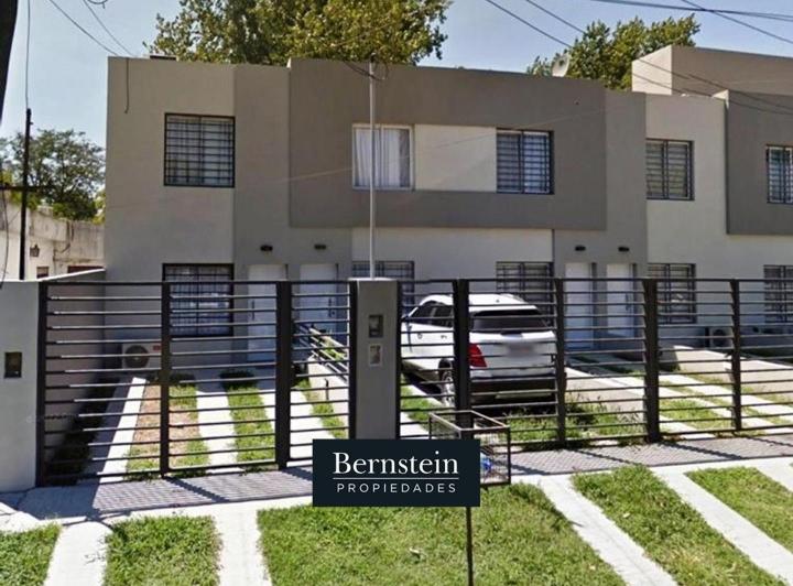 Casa · 68m² · 3 Ambientes · 1 Cochera