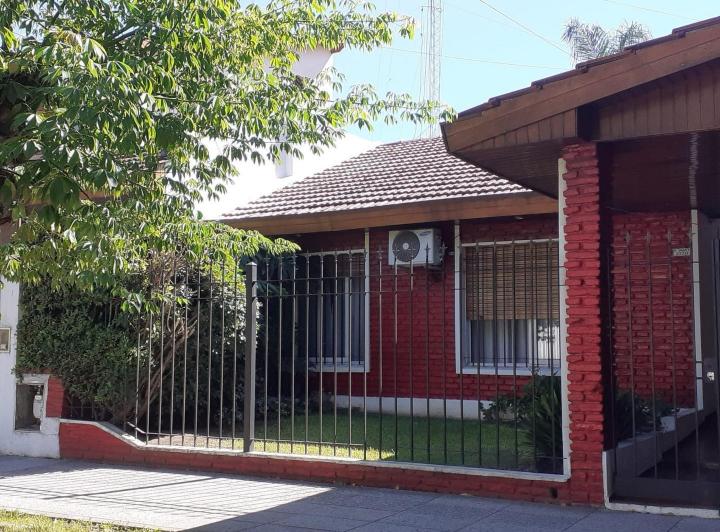 Casa · 160m² · 3 Ambientes · 2 Cocheras
