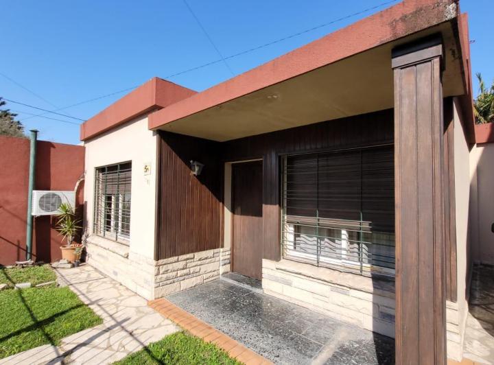 Casa · 100m² · 3 Ambientes · 2 Cocheras