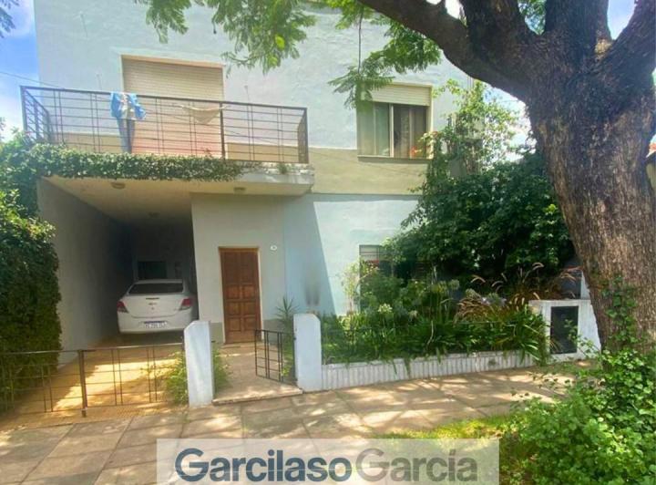 Casa · 150m² · 5 Ambientes · 2 Cocheras