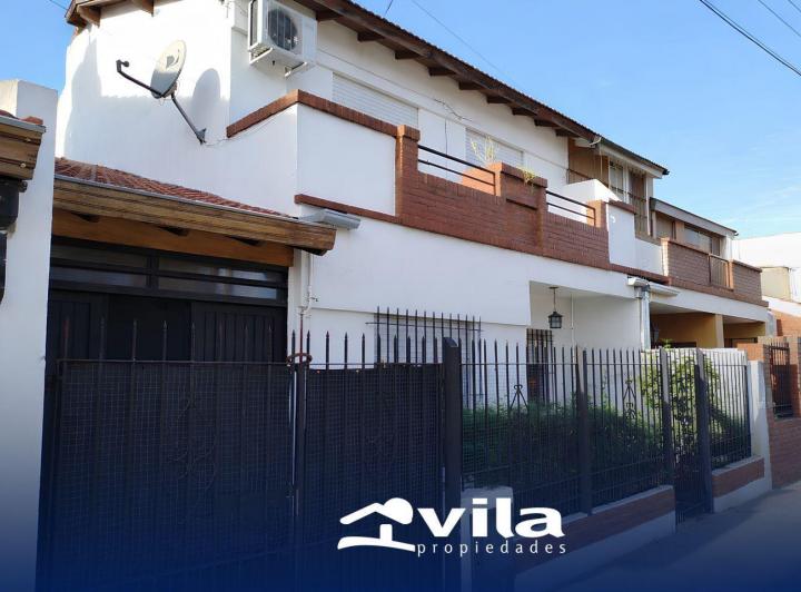 Casa · 127m² · 4 Ambientes · 2 Cocheras