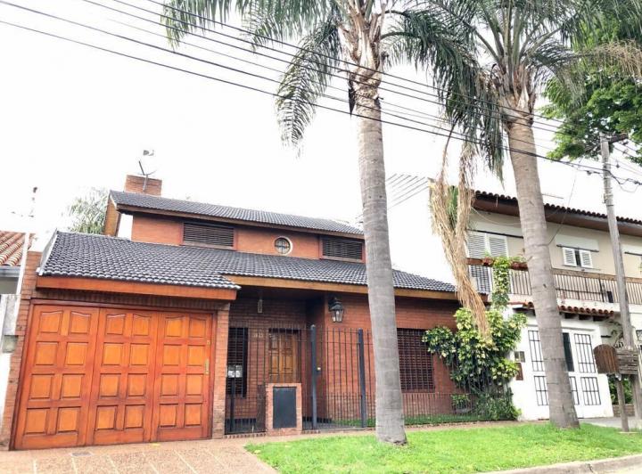 Casa · 160m² · 5 Ambientes · 1 Cochera