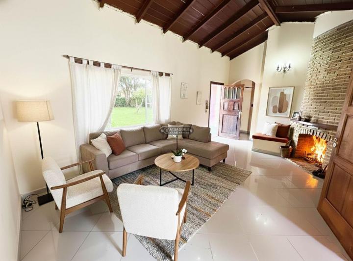 Casa · 150m² · 5 Ambientes · 2 Cocheras