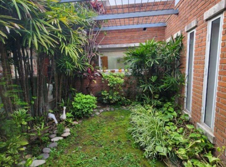 Casa · 250m² · 4 Ambientes · 2 Cocheras