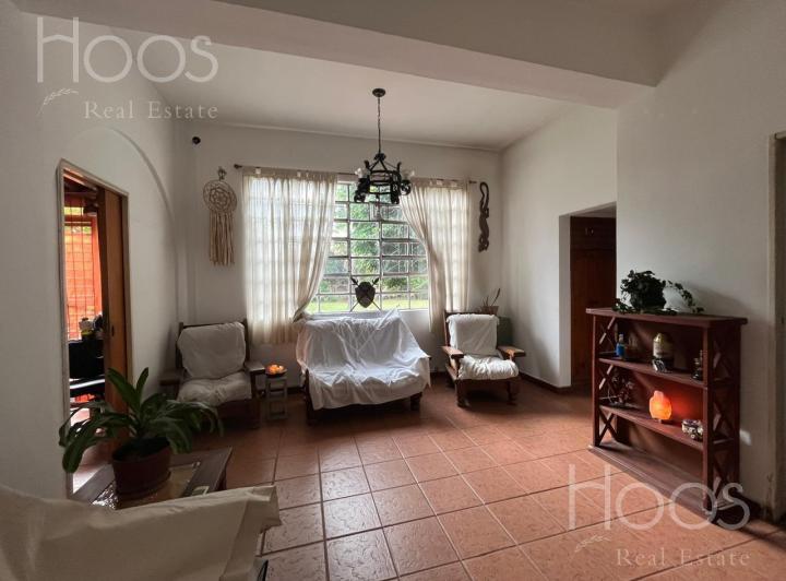 Casa · 200m² · 4 Ambientes · 2 Cocheras