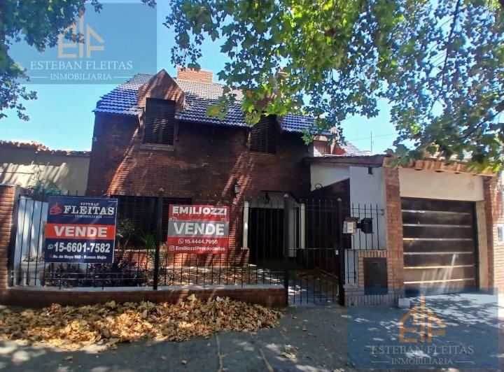 Casa · 432m² · 5 Ambientes · 3 Cocheras