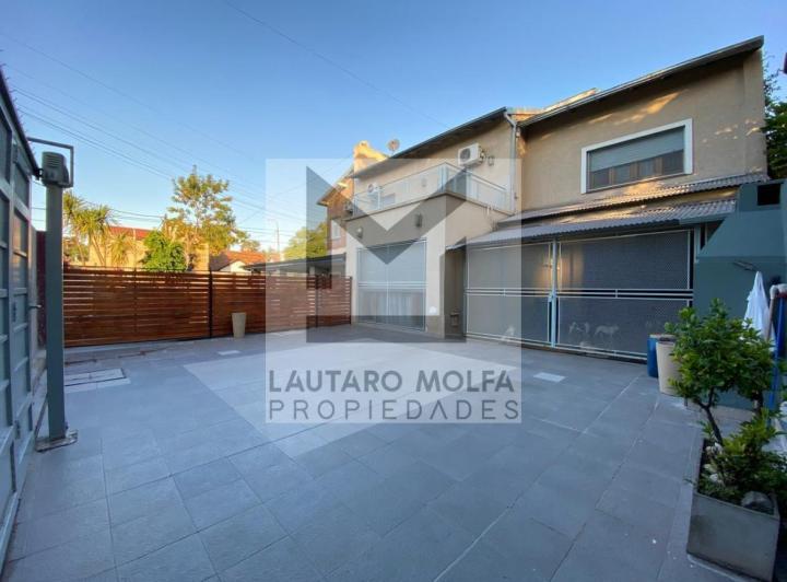 Casa · 371m² · 6 Ambientes · 6 Cocheras