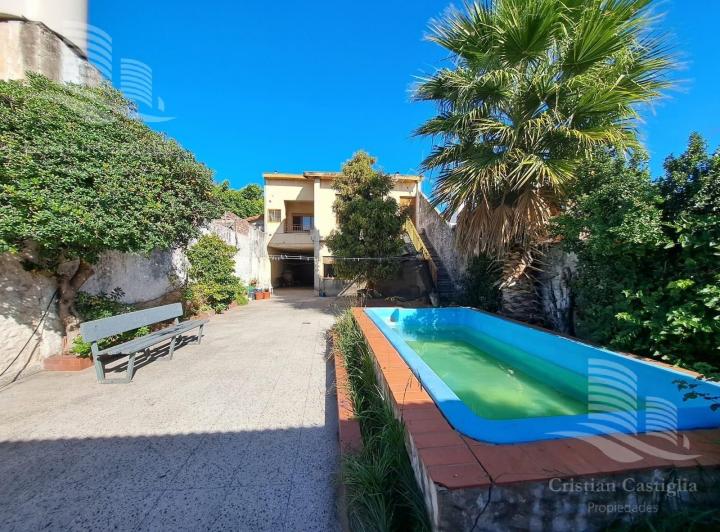 Casa · 384m² · 5 Ambientes · 1 Cochera