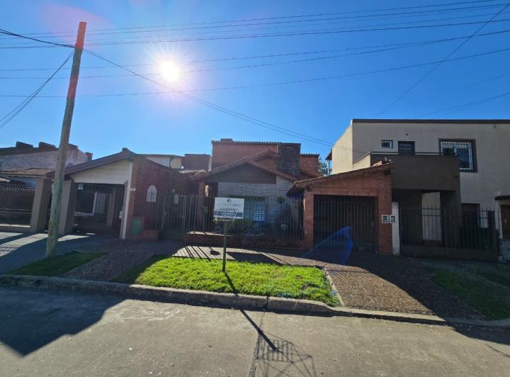 Casa · 284m² · 4 Ambientes · 1 Cochera
