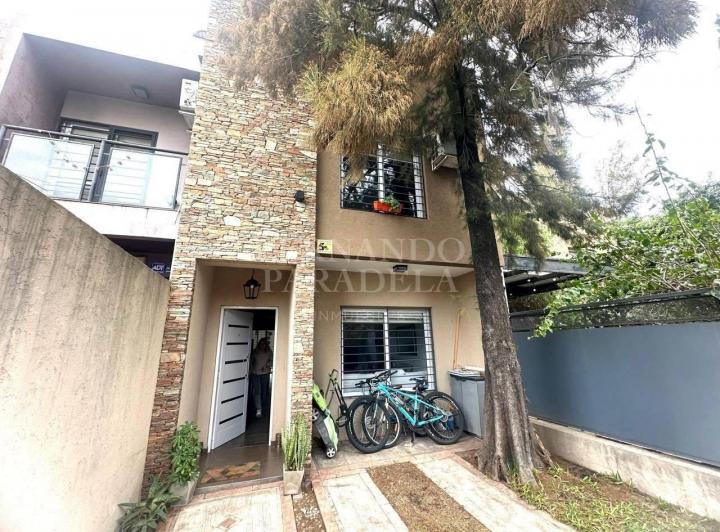 Casa · 105m² · 4 Ambientes · 1 Cochera
