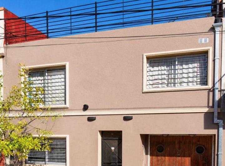 Casa · 230m² · 5 Ambientes · 3 Cocheras