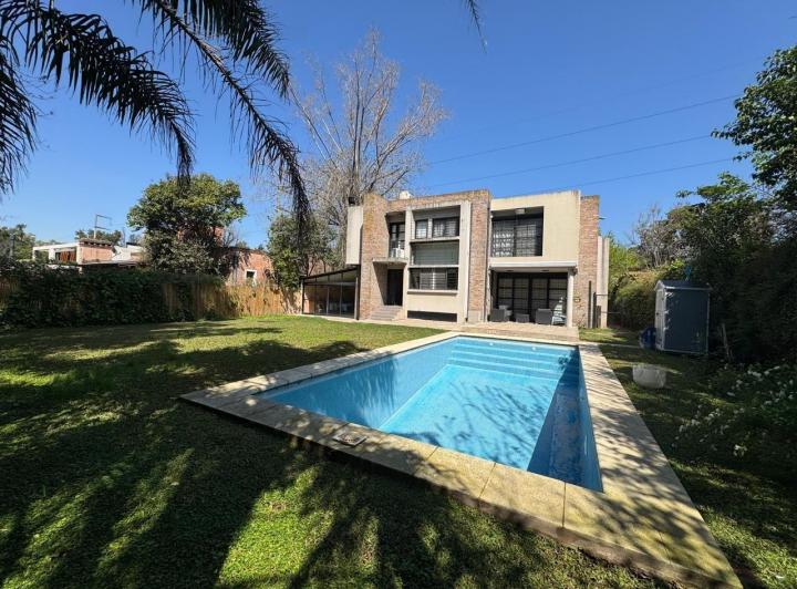 Casa · 287m² · 5 Ambientes · 1 Cochera