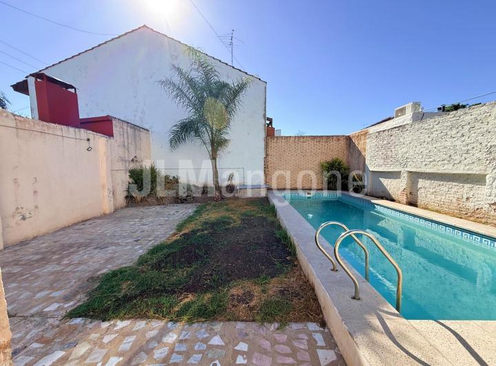 Casa · 130m² · 5 Ambientes · 3 Cocheras