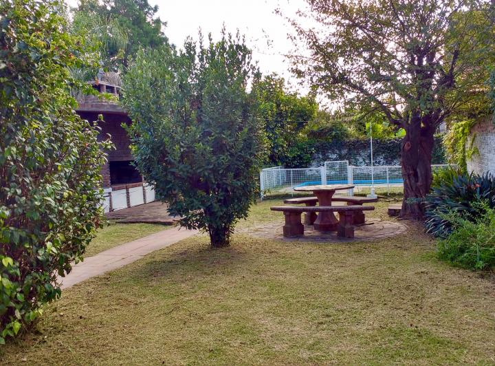 Casa · 160m² · 4 Ambientes · 1 Cochera