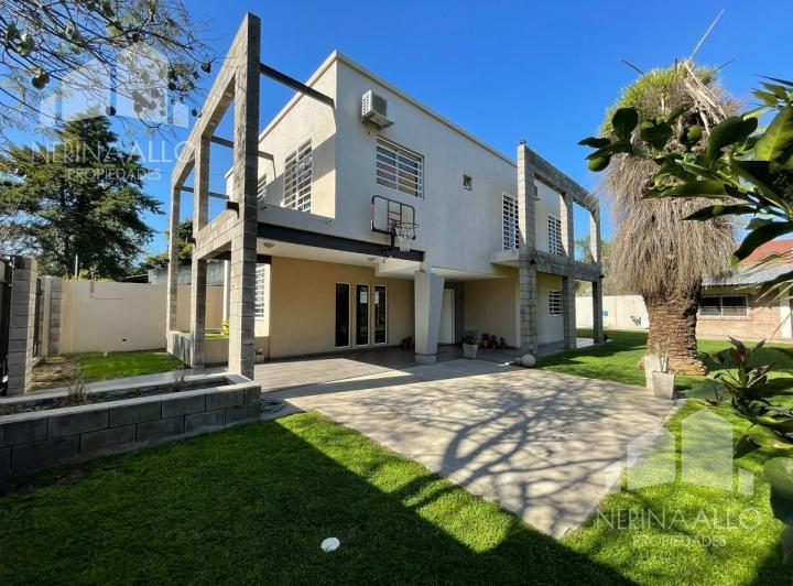 Casa · 170m² · 5 Ambientes · 4 Cocheras