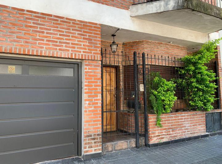 Casa · 211m² · 4 Ambientes · 1 Cochera