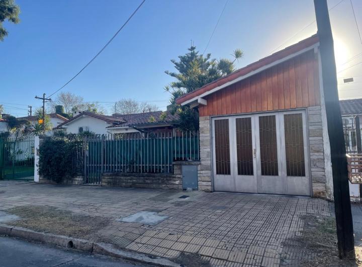 Casa · 140m² · 4 Ambientes · 1 Cochera