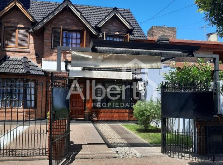 Casa · 92m² · 4 Ambientes · 1 Cochera