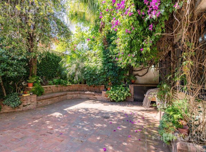 Casa · 185m² · 5 Ambientes · 2 Cocheras