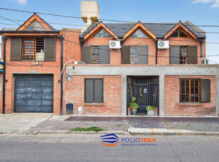 Casa · 350m² · 10 Ambientes · 3 Cocheras