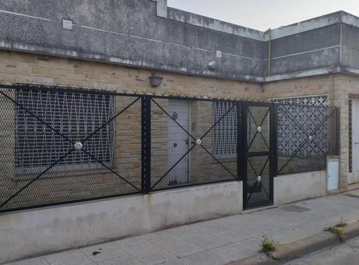 Casa · 195ha · 4 Ambientes · 1 Cochera